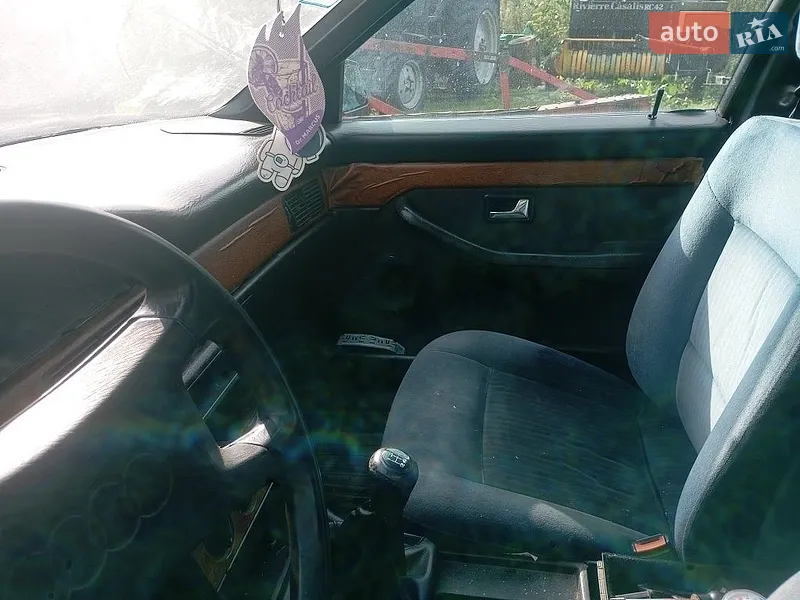 Audi 100