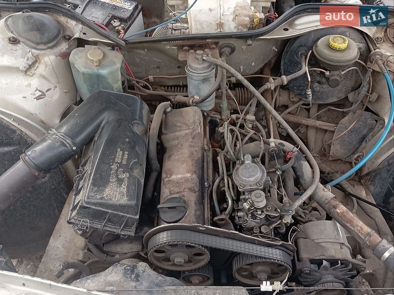 Универсал Audi 100 1984 в Мизоче