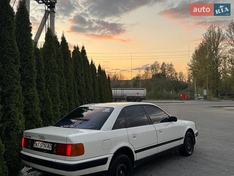 Седан Audi 100 1991 в Надворной
