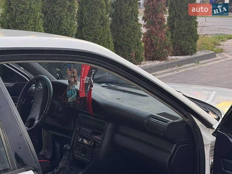 Седан Audi 100 1991 в Надворной
