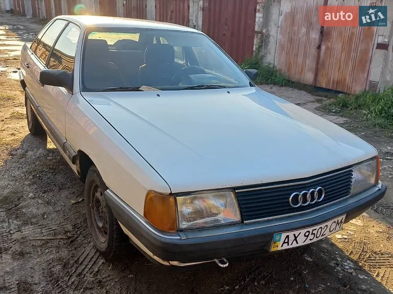 Audi 100