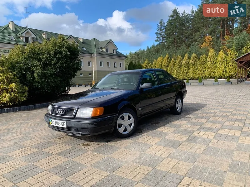 Audi 100