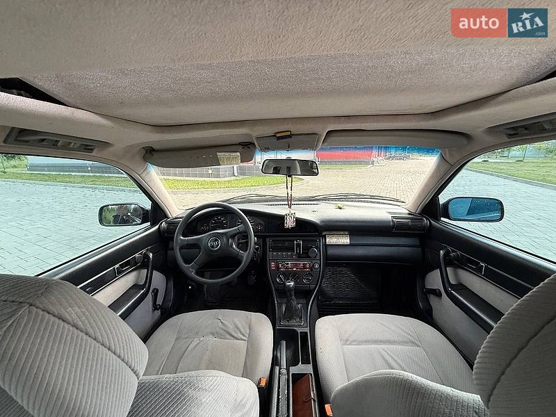 Седан Audi 100 1992 в Ровно