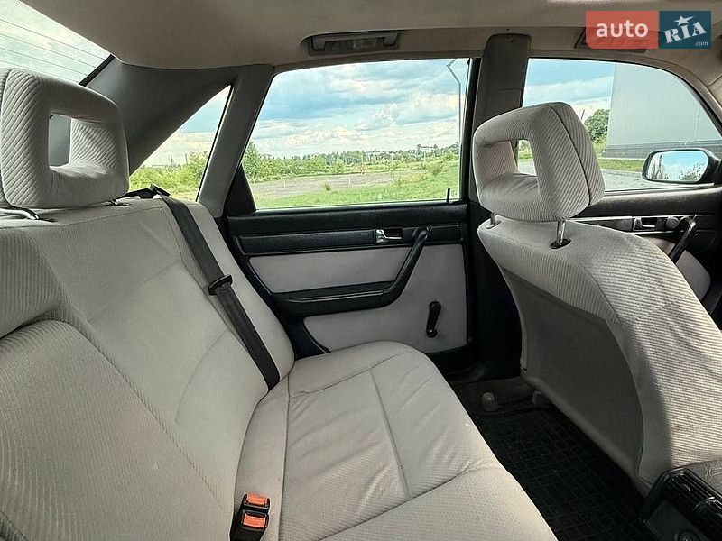 Седан Audi 100 1992 в Ровно