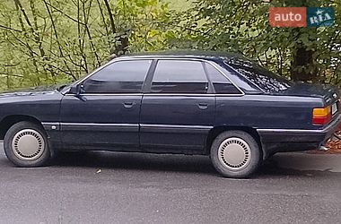 Седан Audi 100 1987 в Надворной Седан Audi 100 1987 в Надворной