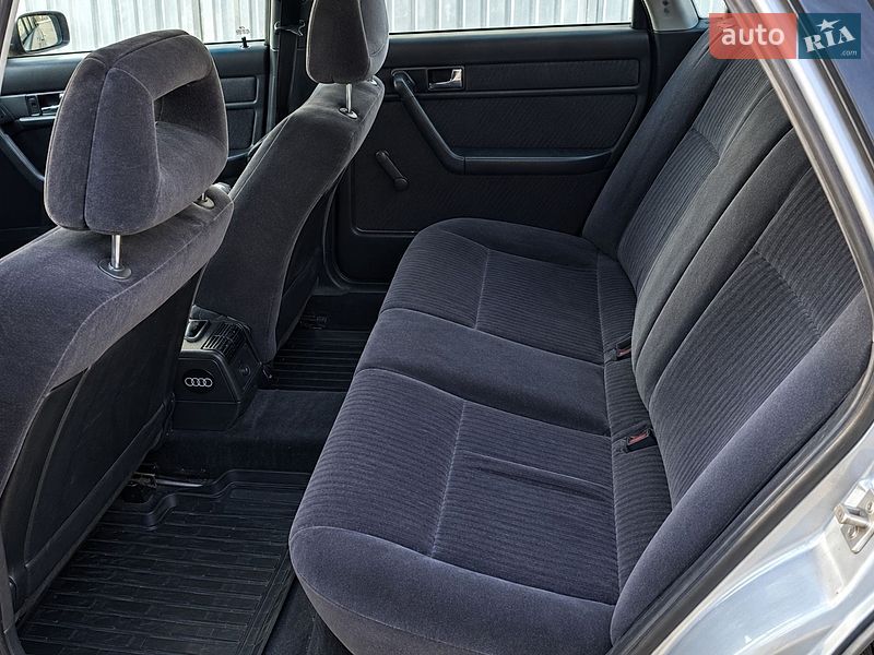 Седан Audi 100 1992 в Чернівцях