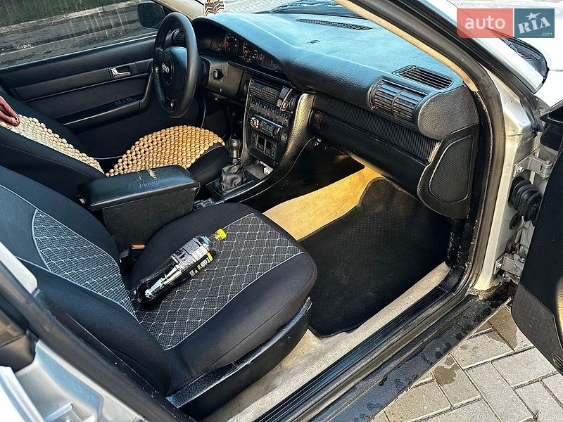 Седан Audi 100 1992 в Ровно