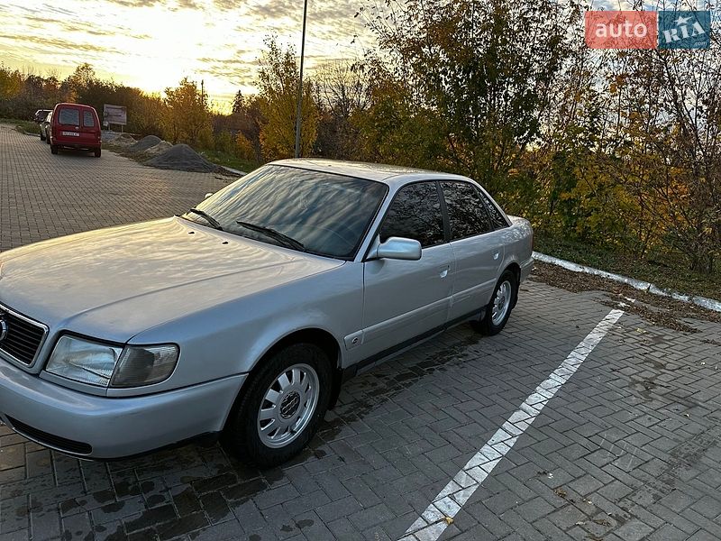 Седан Audi 100 1992 в Ровно