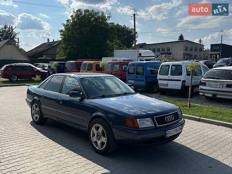 Седан Audi 100 1993 в Шумську