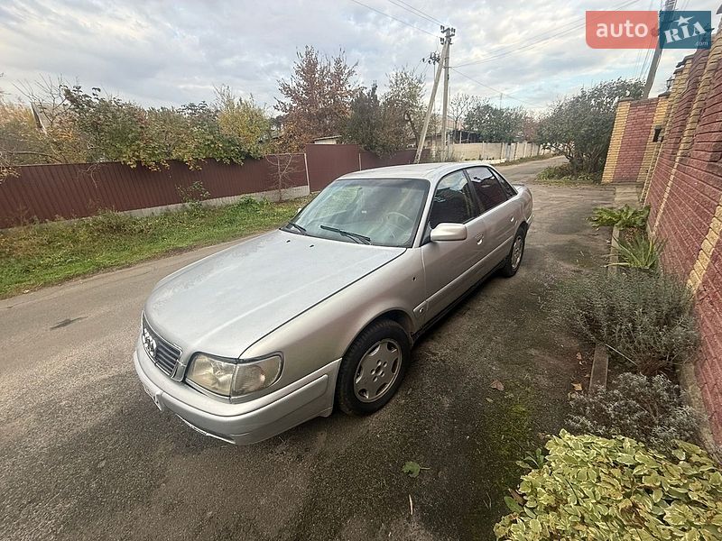 Седан Audi 100 1992 в Василькові