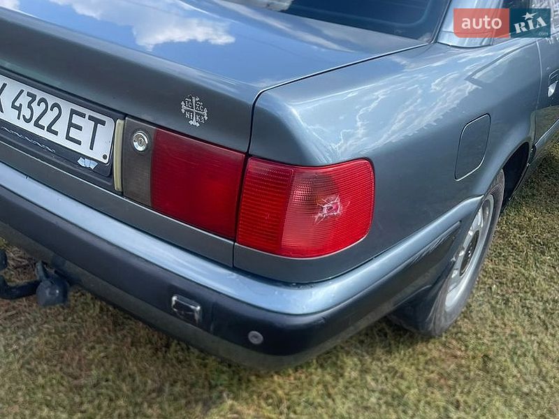 Седан Audi 100 1991 в Глухове