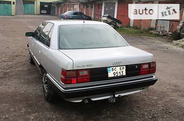 Седан Audi 200 1990 в Дрогобыче