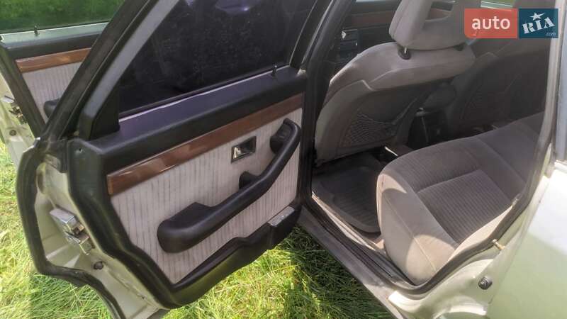 Седан Audi 200 1989 в Львове