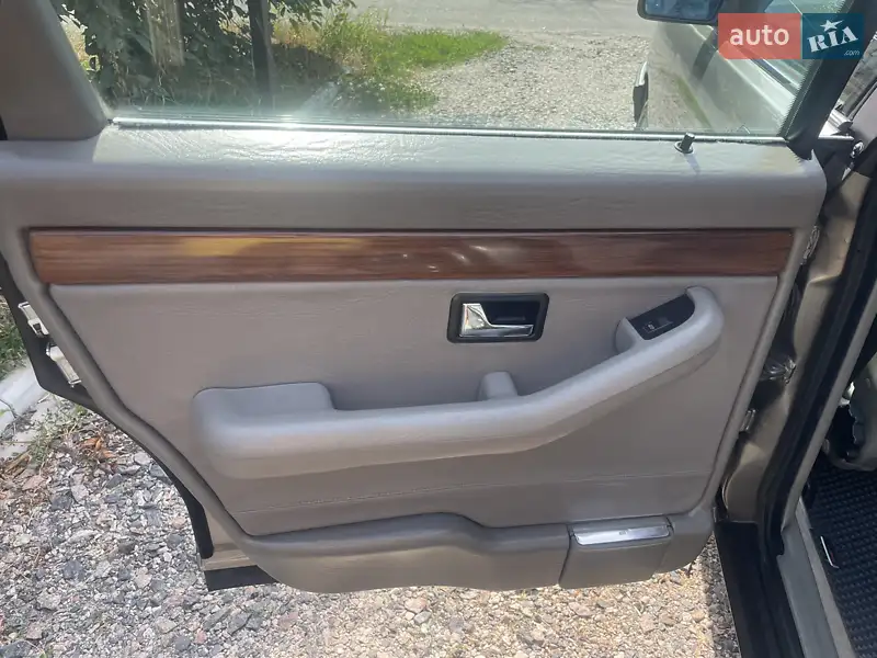 Audi 200 1988