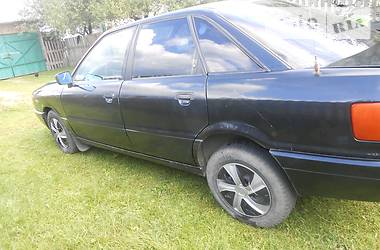 Седан Audi 80 1991 в Сарнах