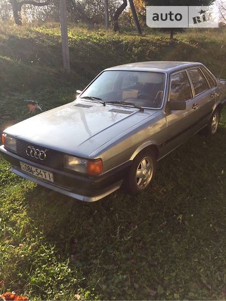 Седан Audi 80 1986 в Косове