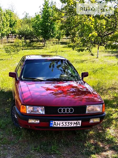 Седан Audi 80 1987 в Мариуполе