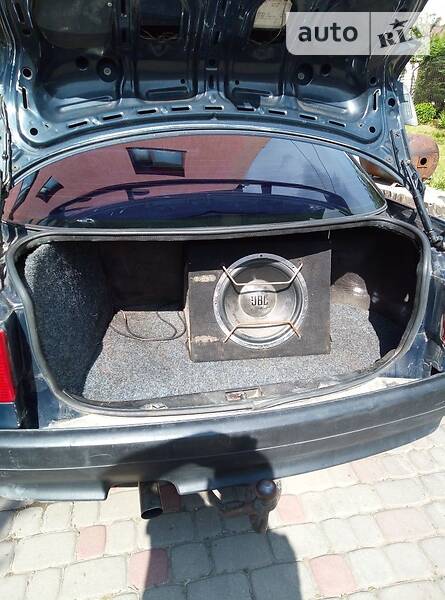 Седан Audi 80 1988 в 
