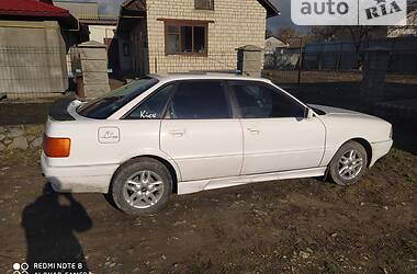 Седан Audi 80 1989 в Корце