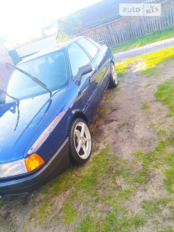 Седан Audi 80 1988 в Вараші