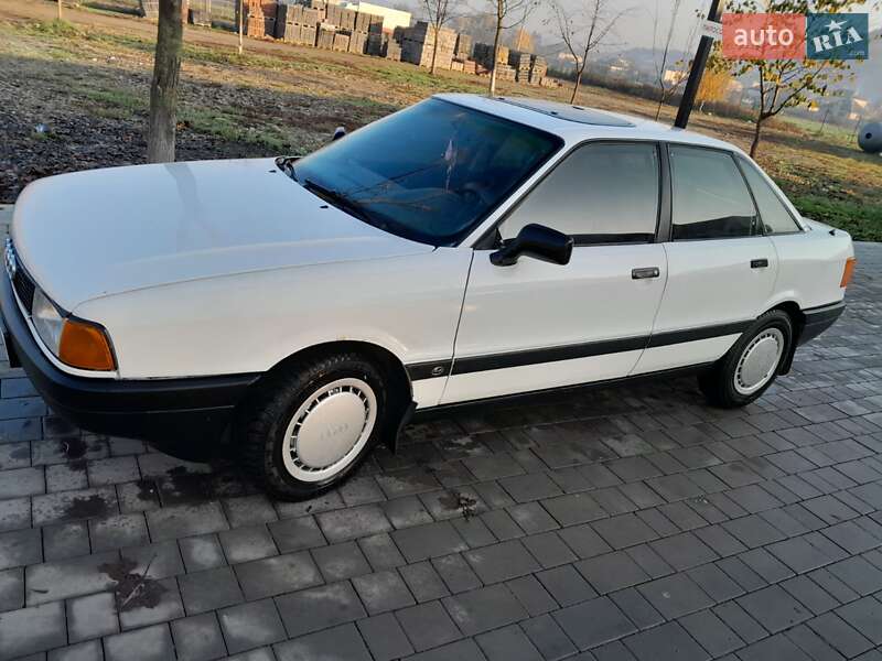 Седан Audi 80 1987 в Виноградове