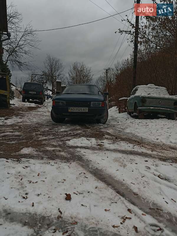 Седан Audi 80 1987 в Перечине