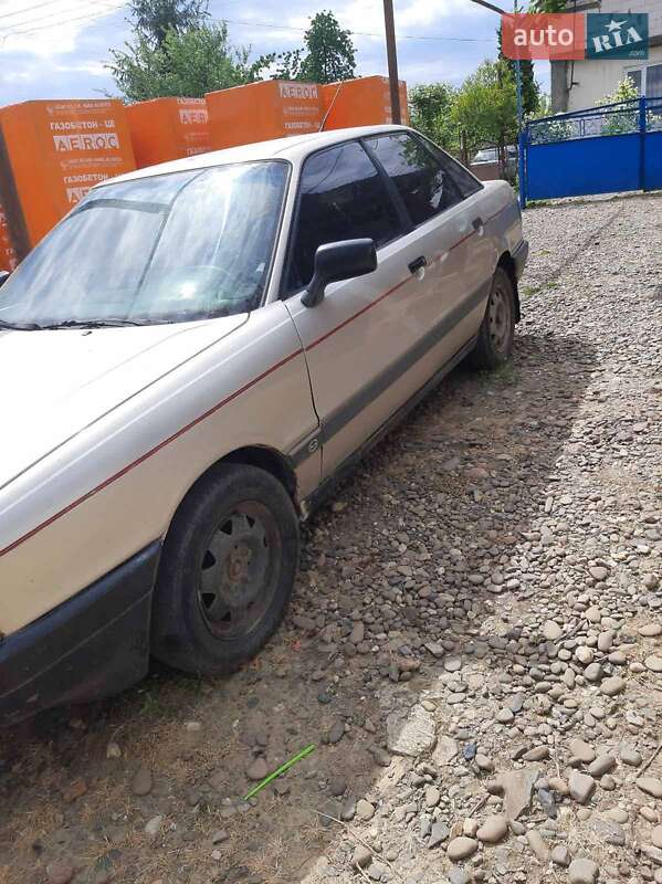 Седан Audi 80 1989 в Іршаві