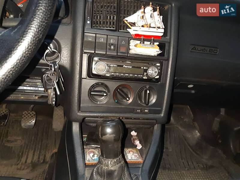 Седан Audi 80 1992 в Киеве