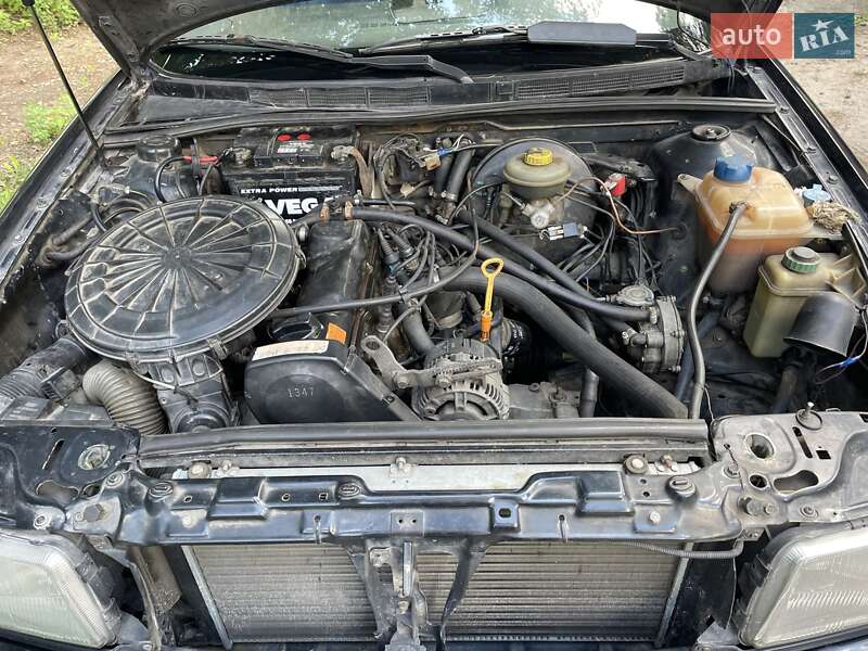 Седан Audi 80 1993 в Ирпене