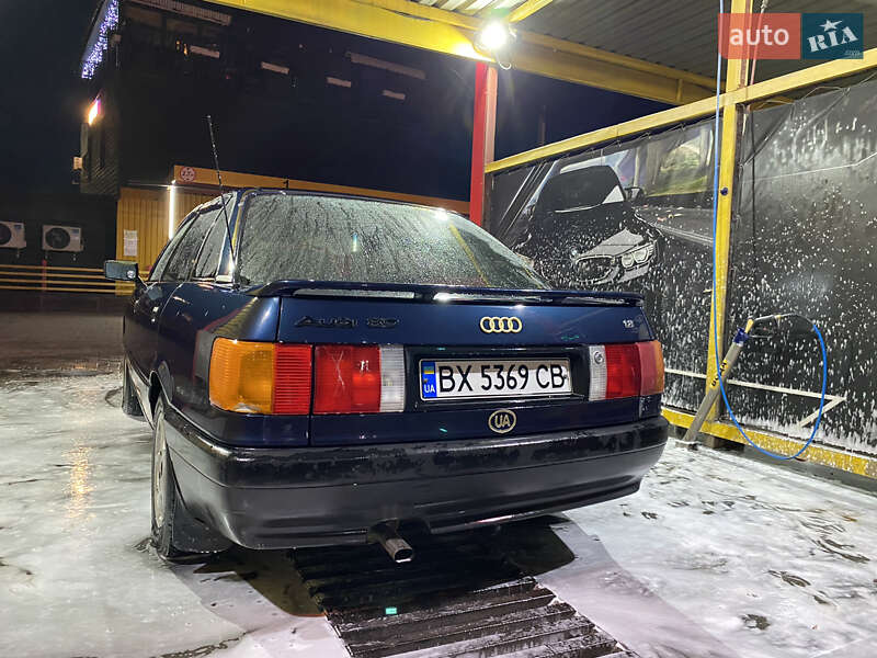 Седан Audi 80 1988 в Шепетовке