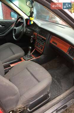 Седан Audi 80 1991 в Теофиполе