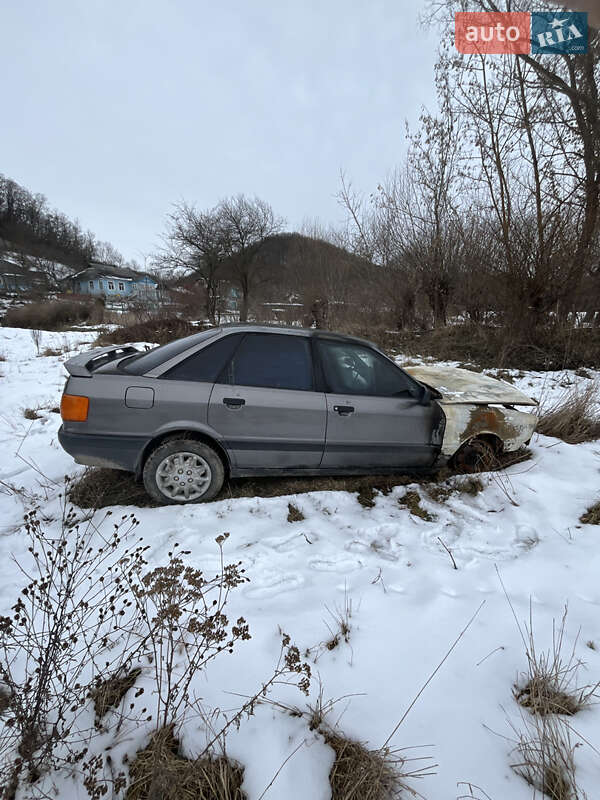 Седан Audi 80 1989 в Новой Ушице