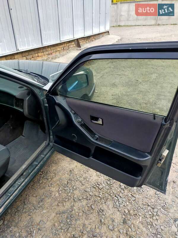 Седан Audi 80 1988 в Гоще