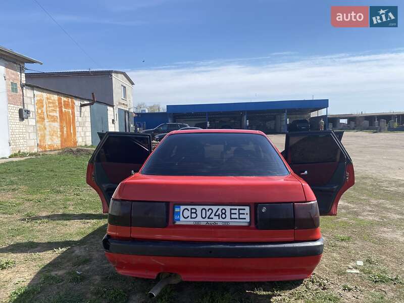 Седан Audi 80 1989 в Глухове