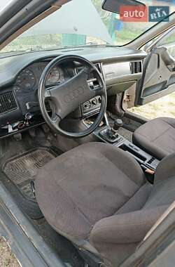 Седан Audi 80 1988 в Дубровице