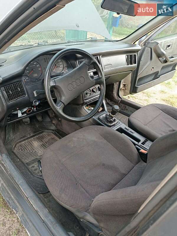 Седан Audi 80 1988 в Дубровице