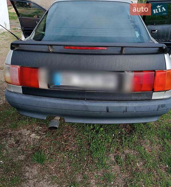 Седан Audi 80 1988 в Дубровице