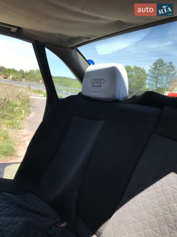 Седан Audi 80 1993 в Шацке