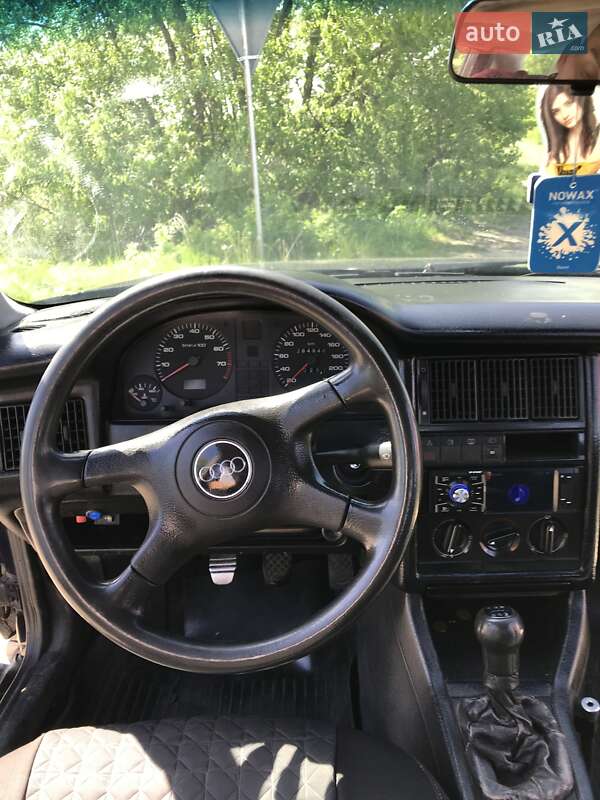 Седан Audi 80 1993 в Шацке