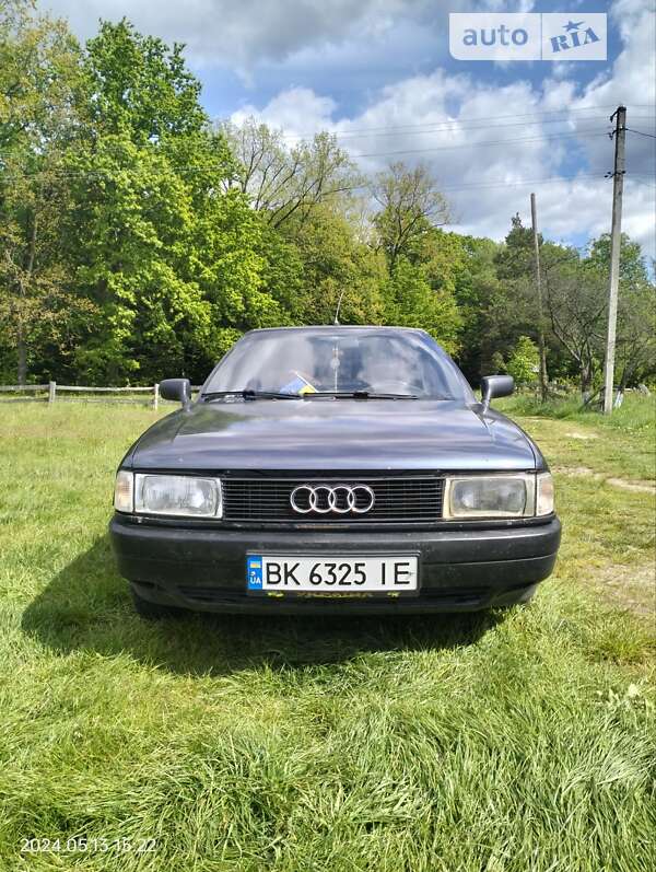Седан Audi 80 1988 в Заречном
