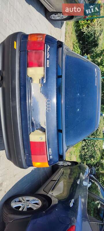 Седан Audi 80 1990 в Звягеле