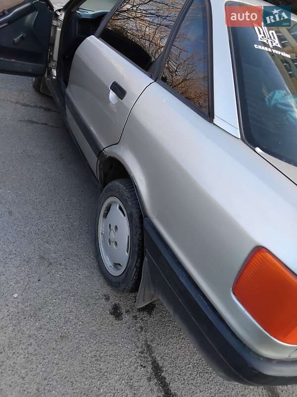 Седан Audi 80 1988 в Ужгороде