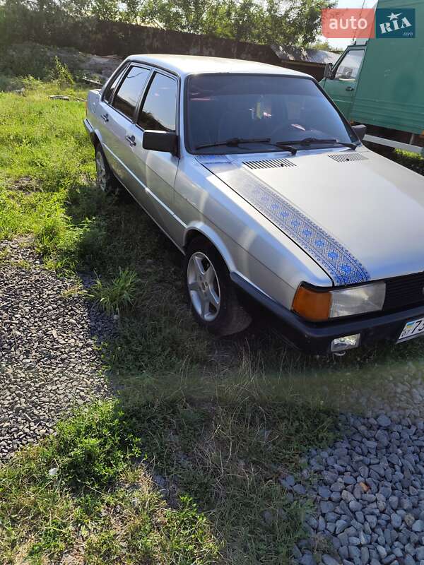 Седан Audi 80 1986 в 
