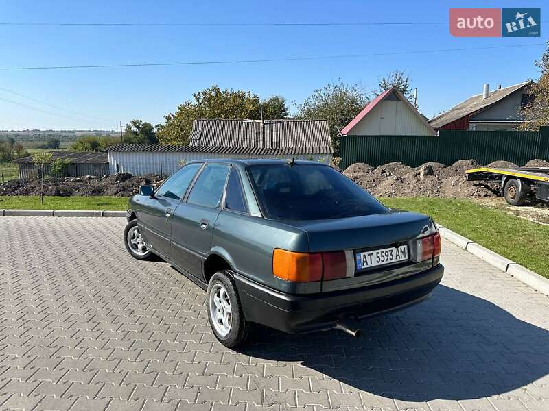 Седан Audi 80 1990 в Шумске