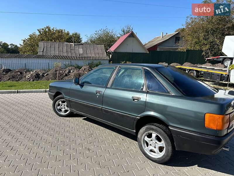 Седан Audi 80 1990 в Шумске