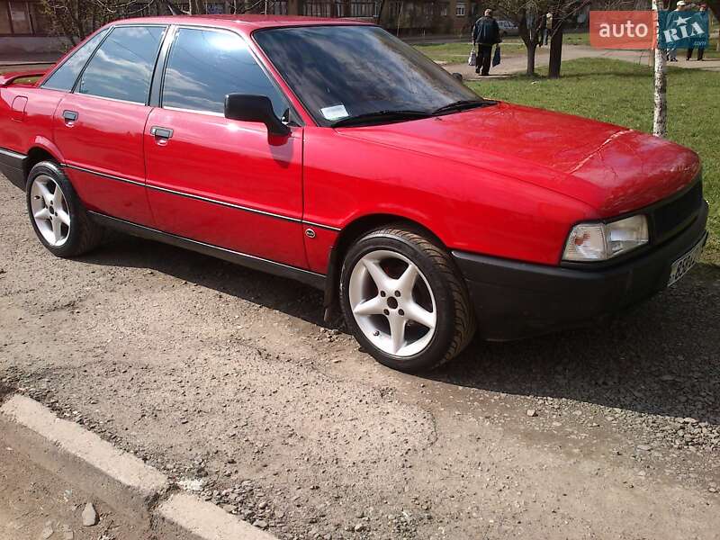 Седан Audi 80 1990 в Ужгороде