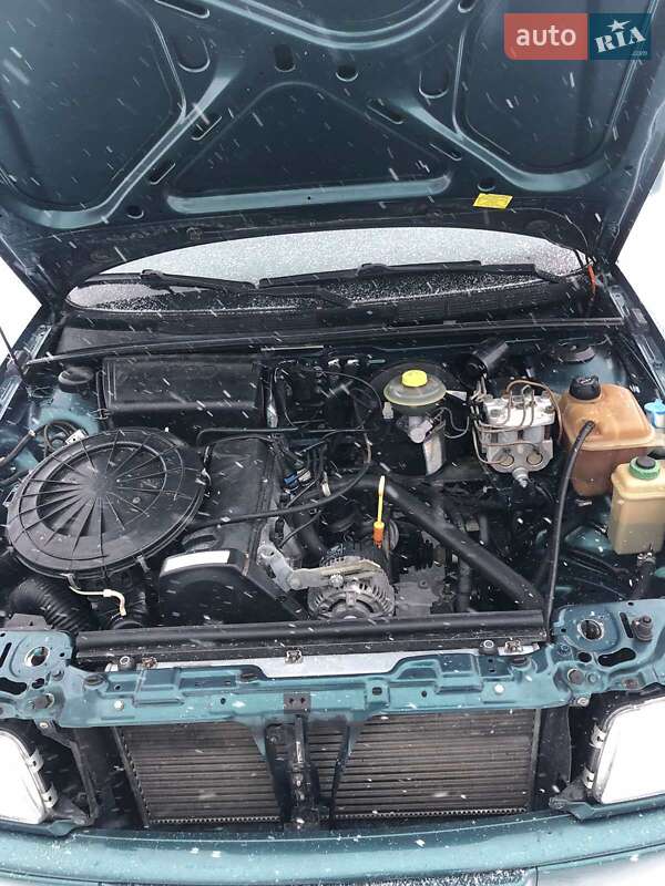 Седан Audi 80 1994 в Подгайцах