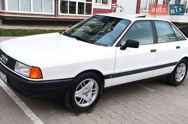 Седан Audi 80 1987 в Черновцах