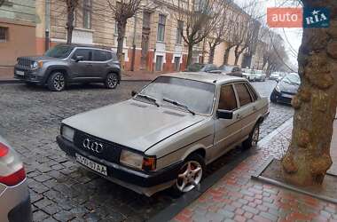 Седан Audi 80 1986 в Черновцах