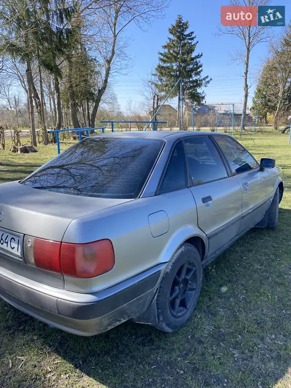 Седан Audi 80 1993 в 